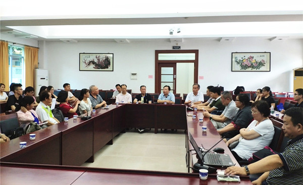 廖森泰作党员教育实践活动专题党课