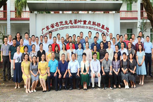 足球博彩平台
举办“双带头人”专题培训班