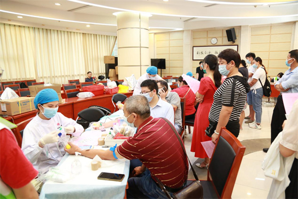 足球博彩平台
组织开展义务献血活动