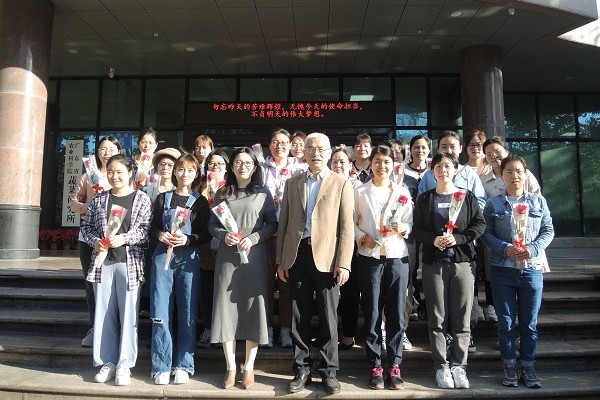 2022年 三八节 送鲜花 - 副本_副本.jpg