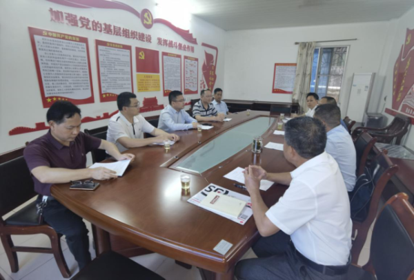 省农科院水稻所专家与翁源县农业农村局相关人员在座谈交流。 省农科院水稻所专家与翁源县农业农村局相关人员在座谈交流。