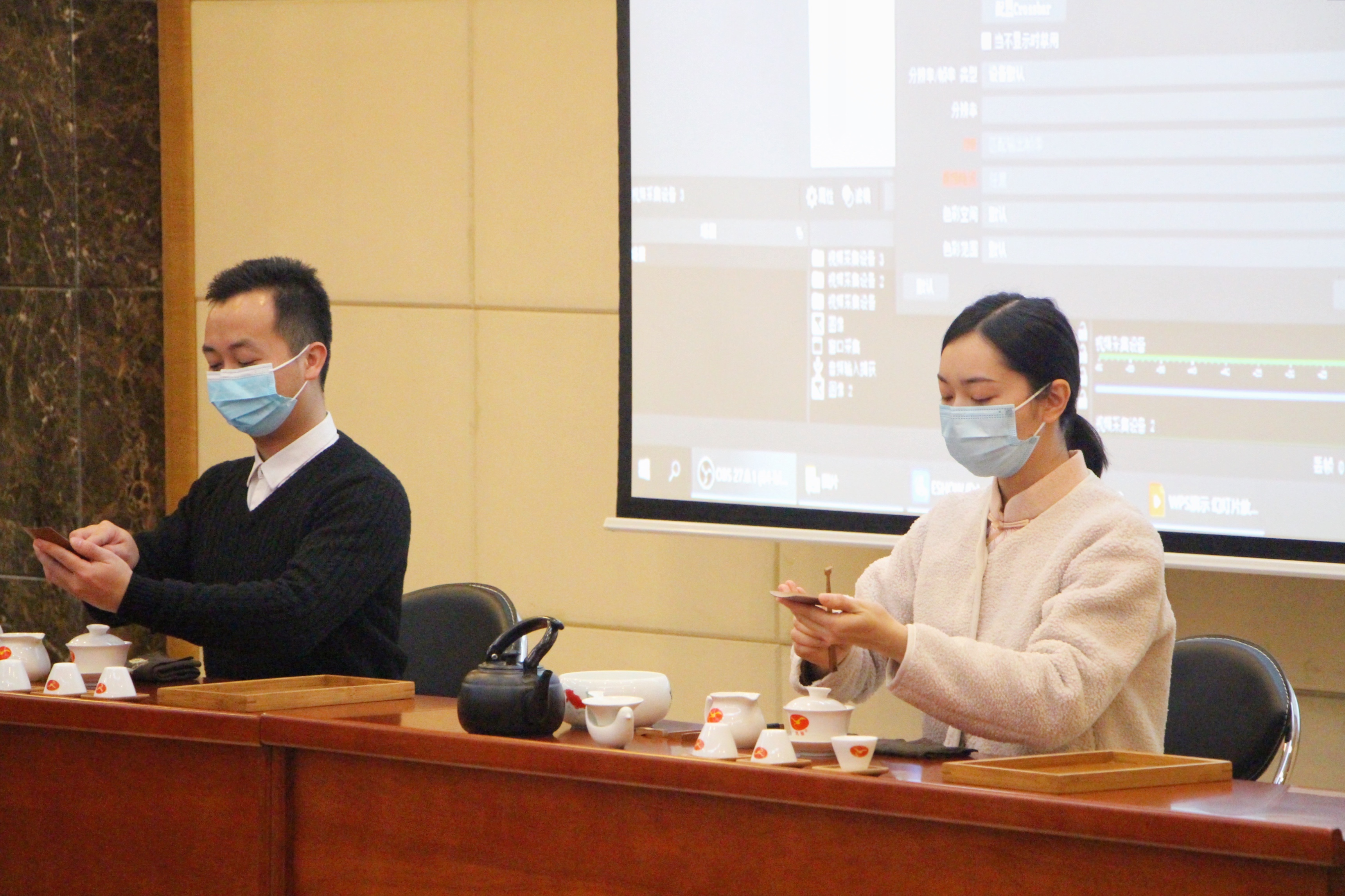 足球博彩平台
举办纪念“三八”妇女节茶艺展示评比活动