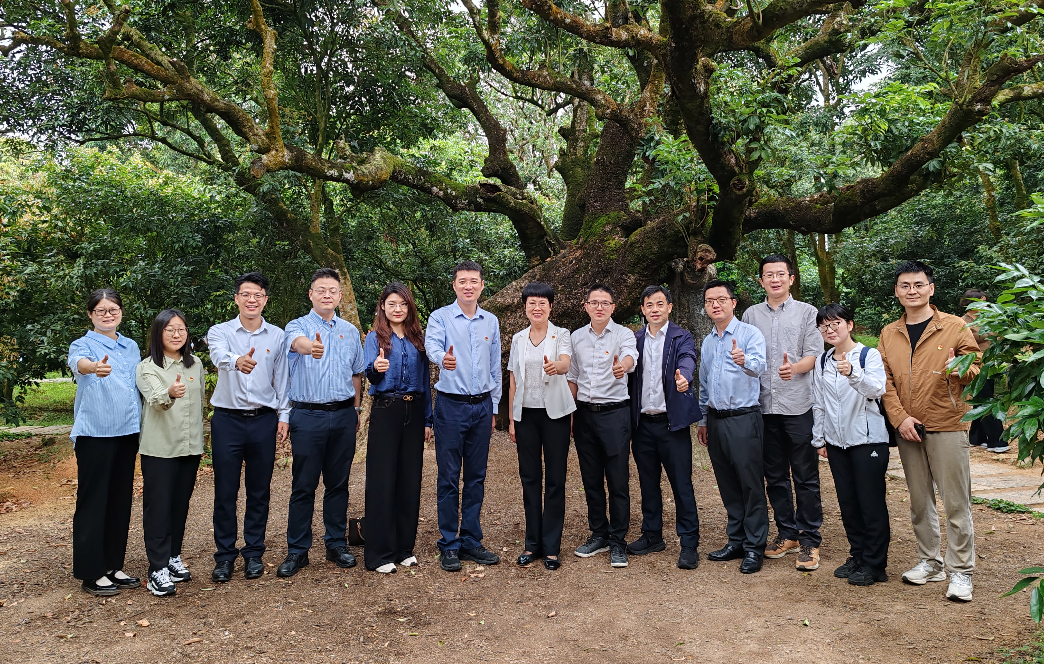 院办公室、果树所和“百千万工程”帮扶协作驻高州市工作队开展联学共建主题党日活动