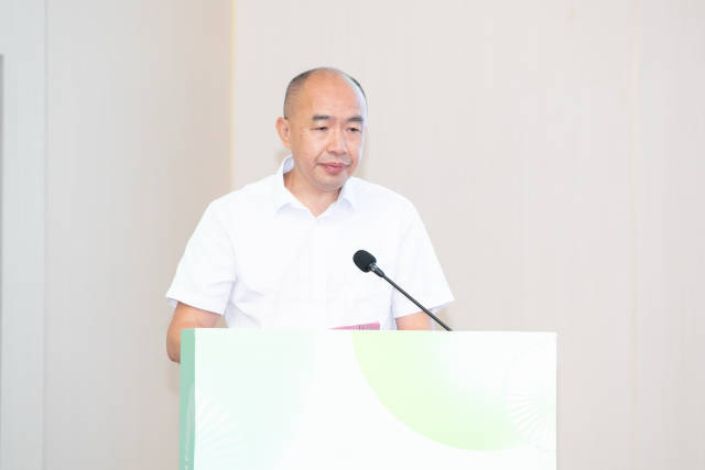 广东省农业技术推广中心党委委员、副主任张海发 广东省农业技术推广中心党委委员、副主任张海发