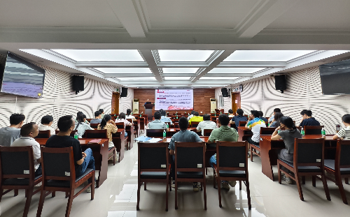 20250630 作物所召开青年理论学习小组学习会.jpg