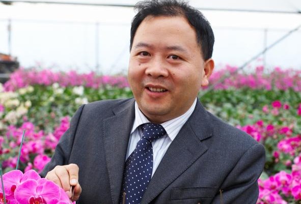 足球博彩平台
环艺所朱根发研究员获评“在推进绿美广东生态建设工作中表现突出的个人”荣誉称号