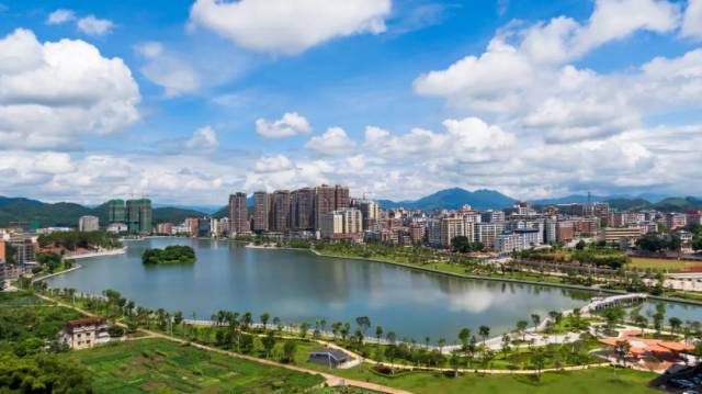 产业兴,为龙仙镇带来发展活力。 产业兴,为龙仙镇带来发展活力。